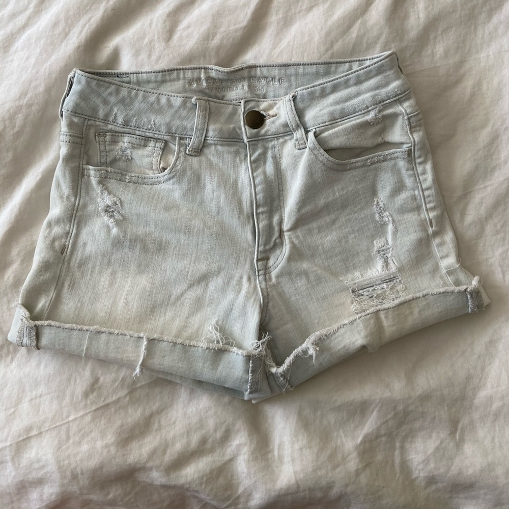 American Eagle distressed denim shorts - size 4